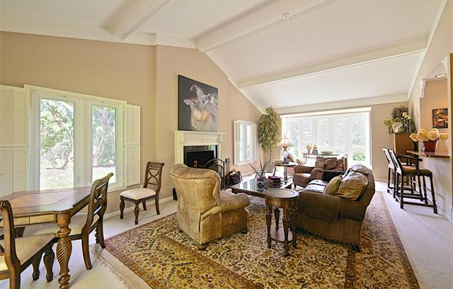 Grosse Pines Homes for sale